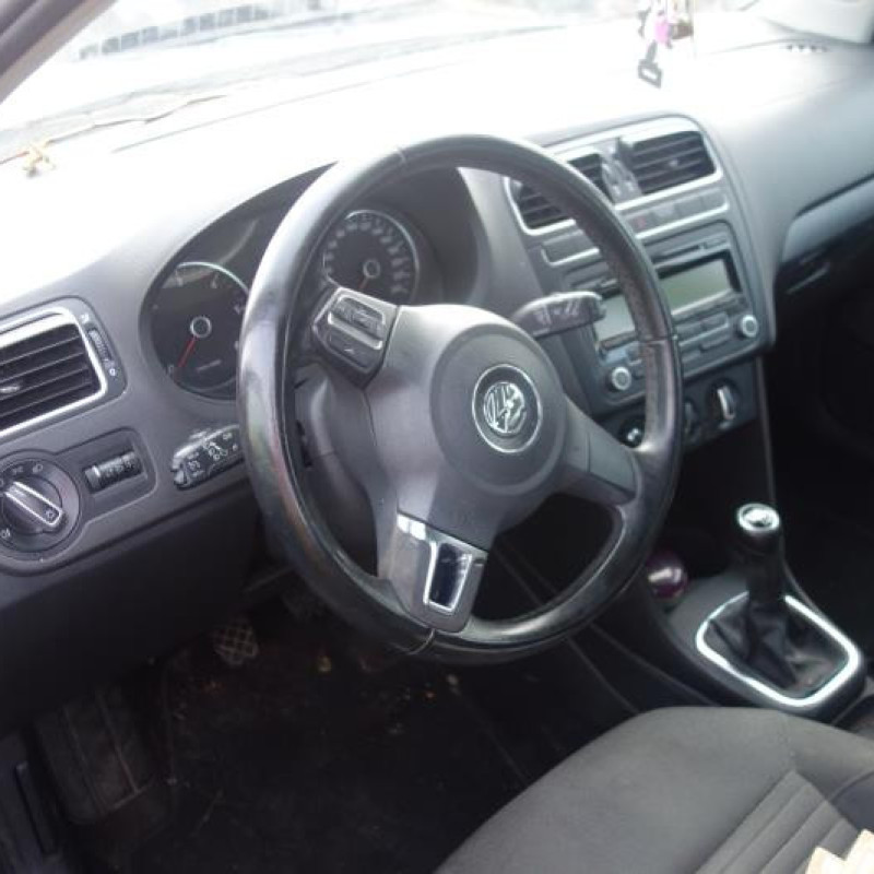 Bouton de warning VOLKSWAGEN POLO 5 Photo n°8