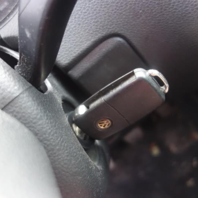 Bouton de warning VOLKSWAGEN POLO 5 Photo n°11