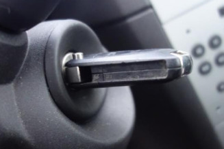 Pivot de moyeu avant gauche OPEL CORSA D