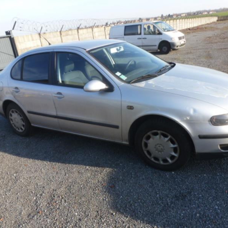 Porte avant droit SEAT TOLEDO 2 Photo n°4