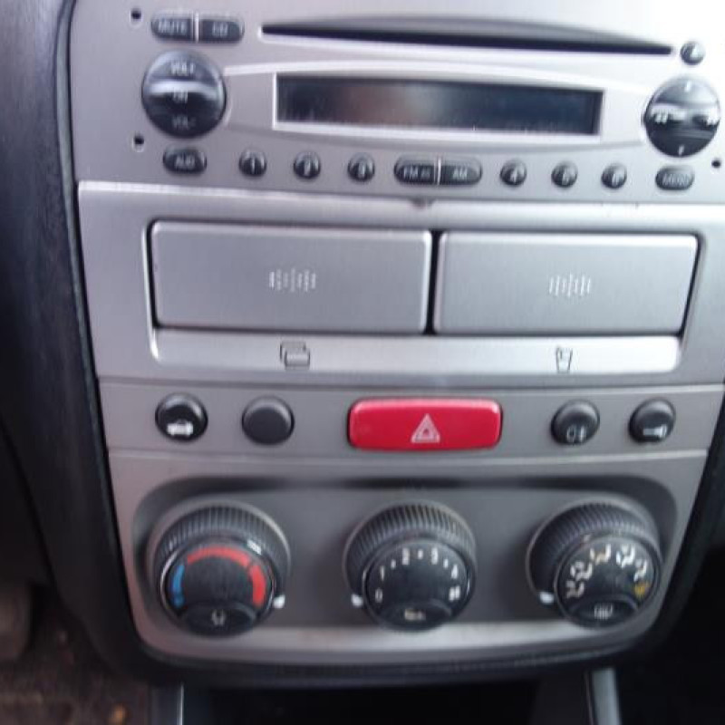Feu arriere principal droit (feux) ALFA ROMEO 147 Photo n°9