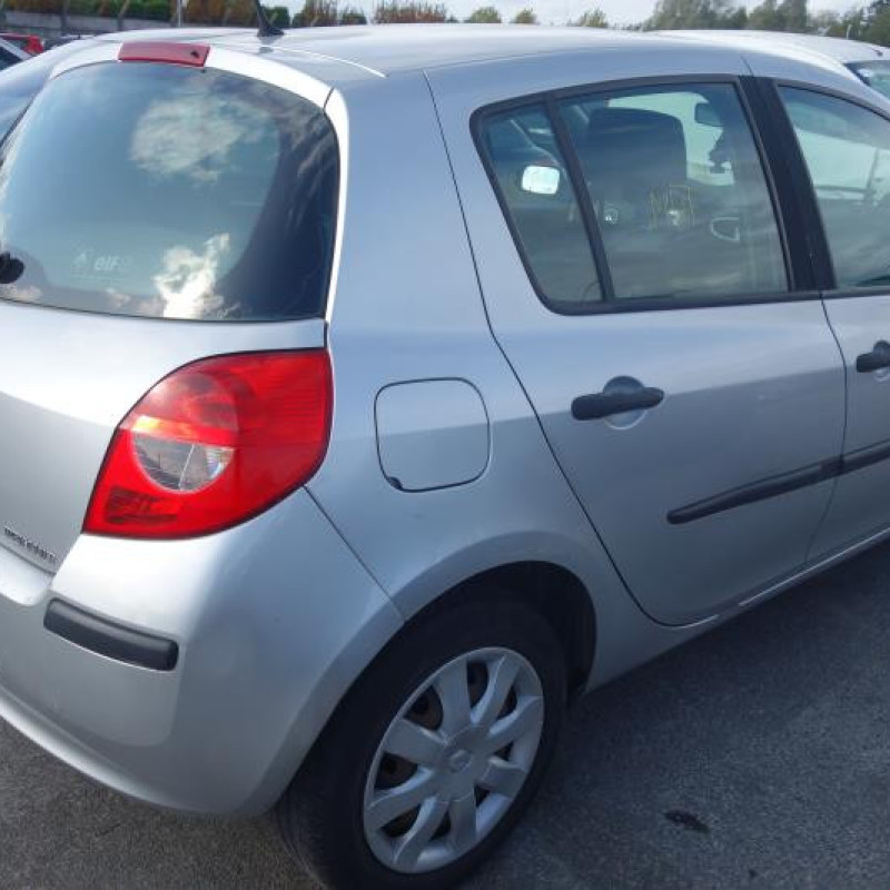 Renfort pare choc arriere (traverse) RENAULT CLIO 3 Photo n°4