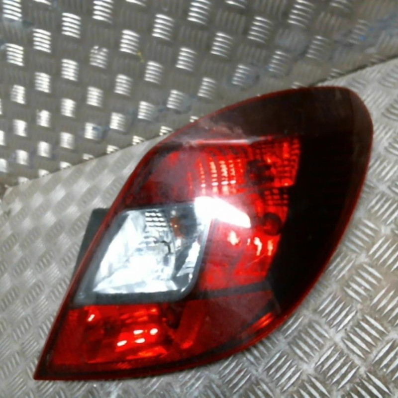 Feu arriere principal droit (feux) OPEL CORSA D Photo n°1
