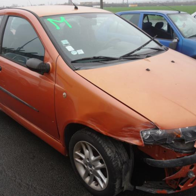 Feu arriere principal gauche (feux) FIAT PUNTO 2 Photo n°4