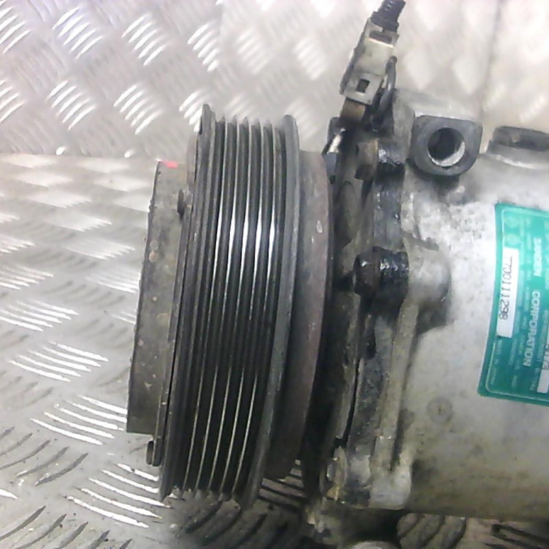 Compresseur clim RENAULT LAGUNA 1 Photo n°2