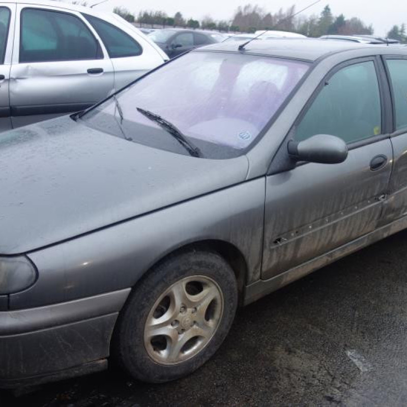 Compresseur clim RENAULT LAGUNA 1 Photo n°4