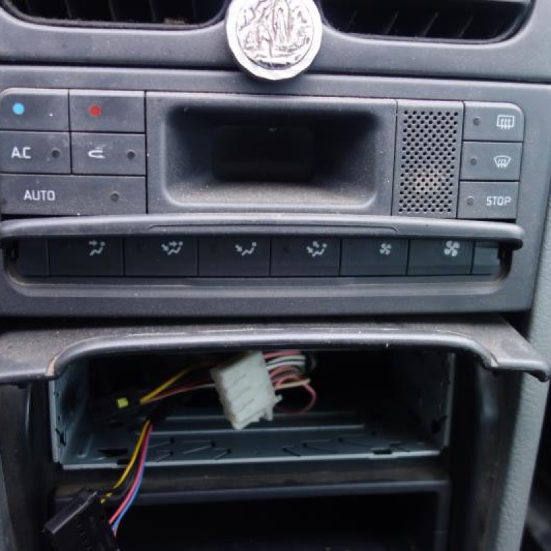 Compresseur clim RENAULT LAGUNA 1 Photo n°10