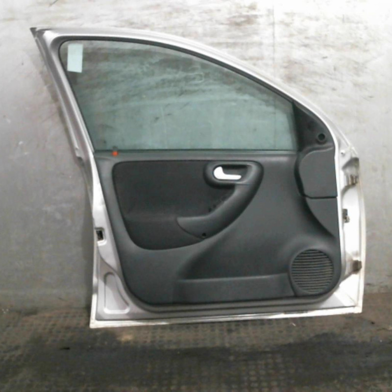 Porte avant gauche OPEL CORSA C Photo n°2
