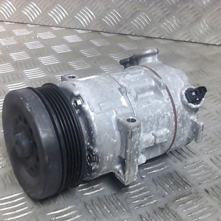 Compresseur clim OPEL CORSA D Photo n°1
