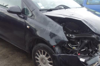 Pivot de moyeu avant gauche OPEL CORSA D