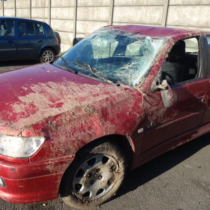 Malle/Hayon arriere PEUGEOT 306 Photo n°3