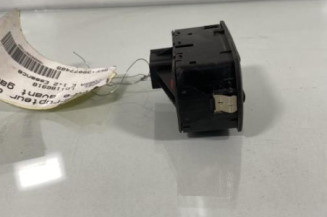 Interrupteur de leve vitre avant gauche OPEL CORSA E