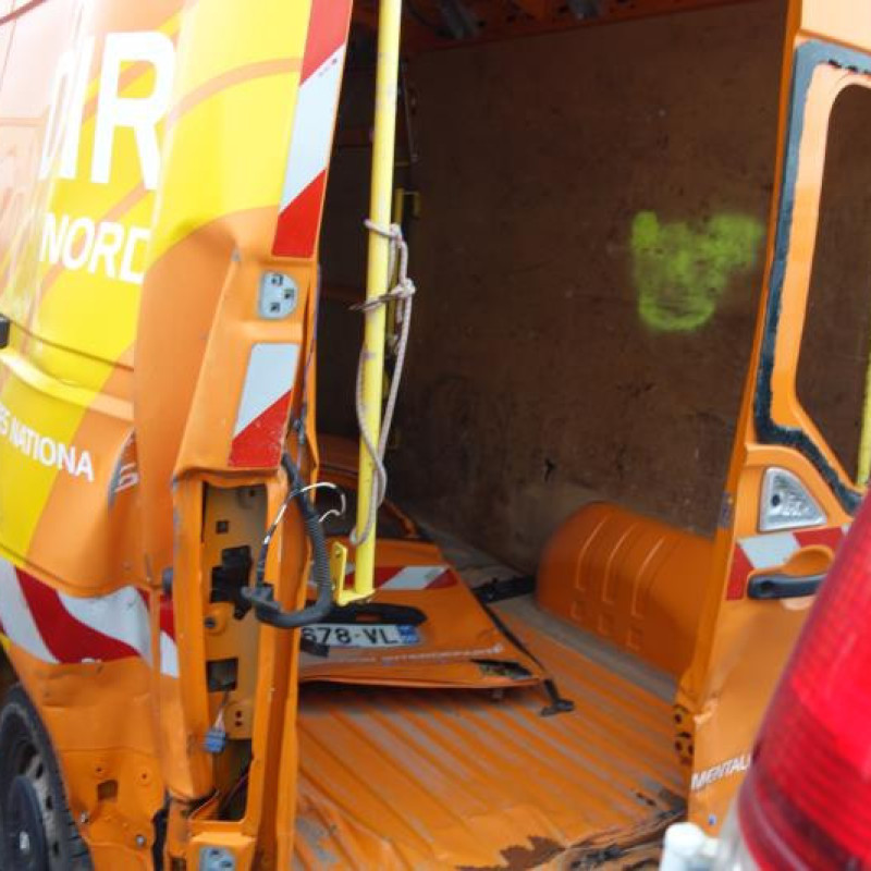 Etrier avant gauche (freinage) RENAULT MASTER 3 Photo n°4