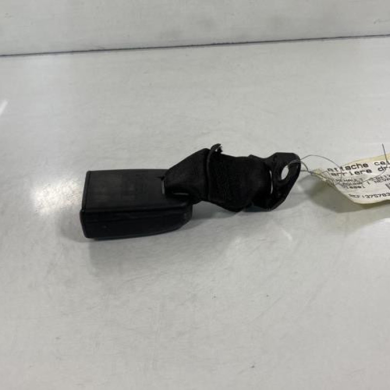 Attache ceinture arriere droit RENAULT LAGUNA 1 Photo n°2