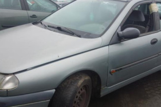 Moteur essuie glace arriere RENAULT LAGUNA 1
