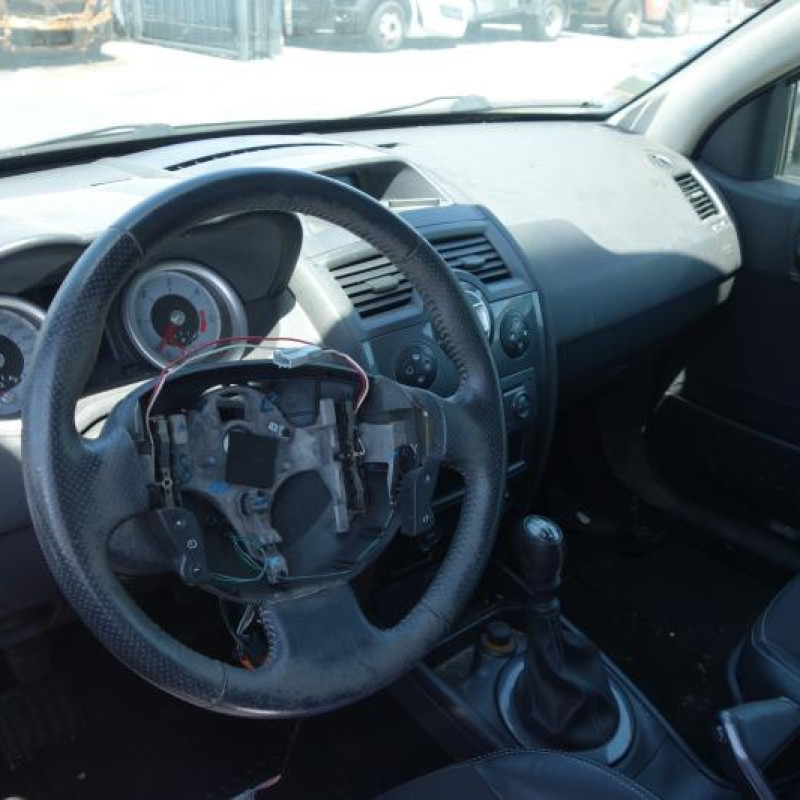 Attache ceinture arriere gauche RENAULT MEGANE 2 Photo n°8