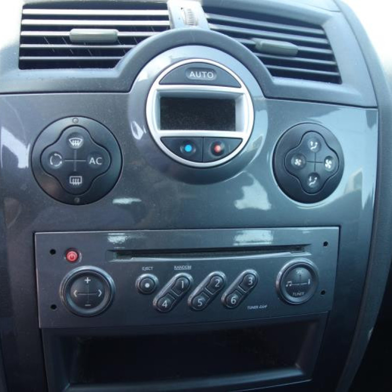 Pretensionneur de ceinture avant droit RENAULT MEGANE 2 Photo n°9