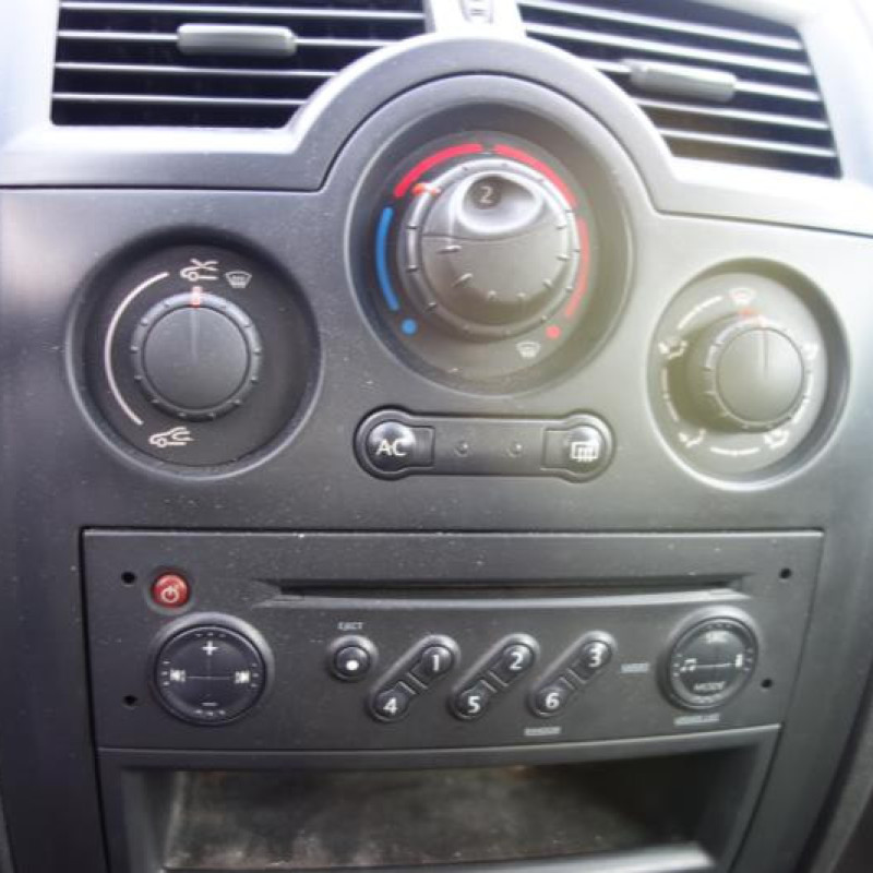 Trappe d'essence RENAULT MEGANE 2 Photo n°9