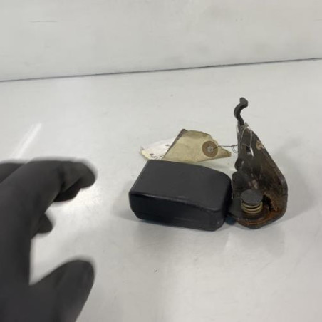 Attache ceinture arriere droit RENAULT MEGANE 2