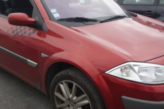 Attache ceinture arriere droit RENAULT MEGANE 2