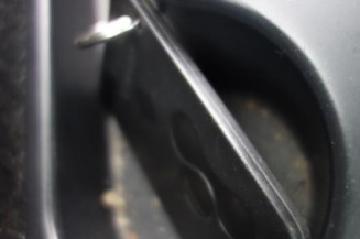 Attache ceinture arriere droit RENAULT MEGANE 2