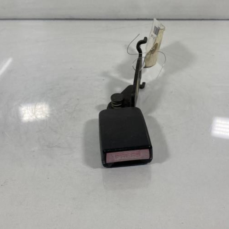 Attache ceinture arriere droit RENAULT MEGANE 2 Photo n°1