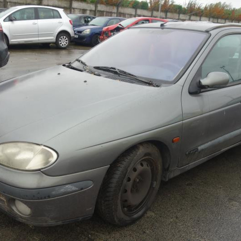 Ceinture arriere droit RENAULT MEGANE 1 Photo n°4