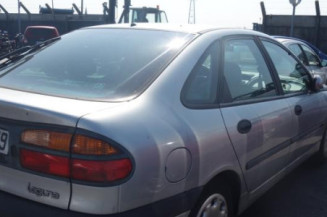 Pretensionneur de ceinture avant gauche RENAULT LAGUNA 1
