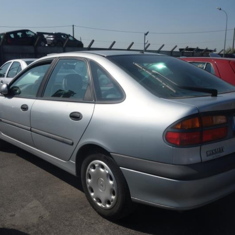 Ceinture arriere gauche RENAULT LAGUNA 1 Photo n°7