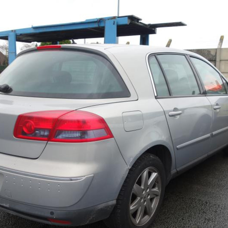 Verin de coffre RENAULT VEL SATIS Photo n°4