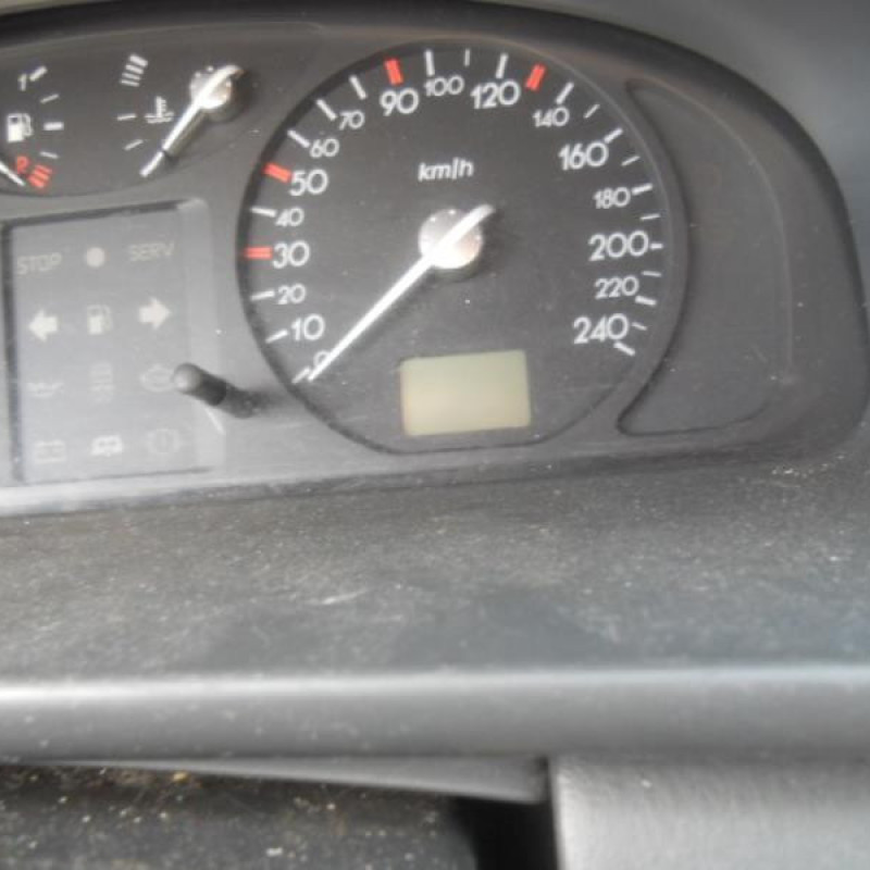 Trappe d'essence RENAULT LAGUNA 2 Photo n°10