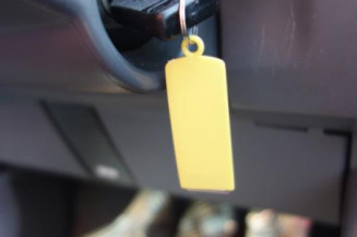 Pretensionneur de ceinture avant droit RENAULT CLIO 1