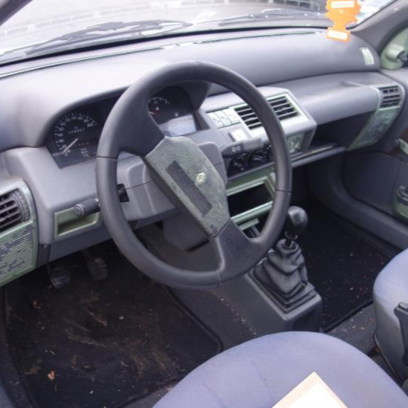 Ceinture arriere gauche RENAULT CLIO 1 Photo n°8
