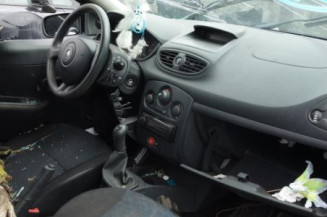 Pretensionneur de ceinture avant droit RENAULT CLIO 3