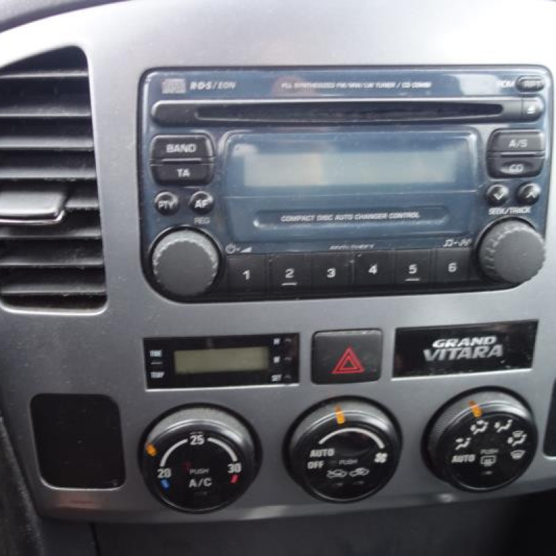 Porte avant gauche SUZUKI GRAND VITARA 1 Photo n°8