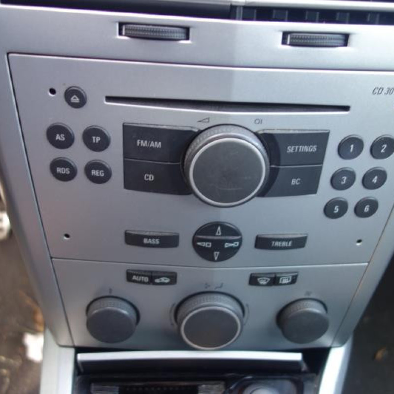 Malle/Hayon arriere OPEL ASTRA H Photo n°8