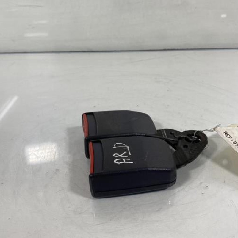 Attache ceinture arriere droit RENAULT ESPACE 3 Photo n°2