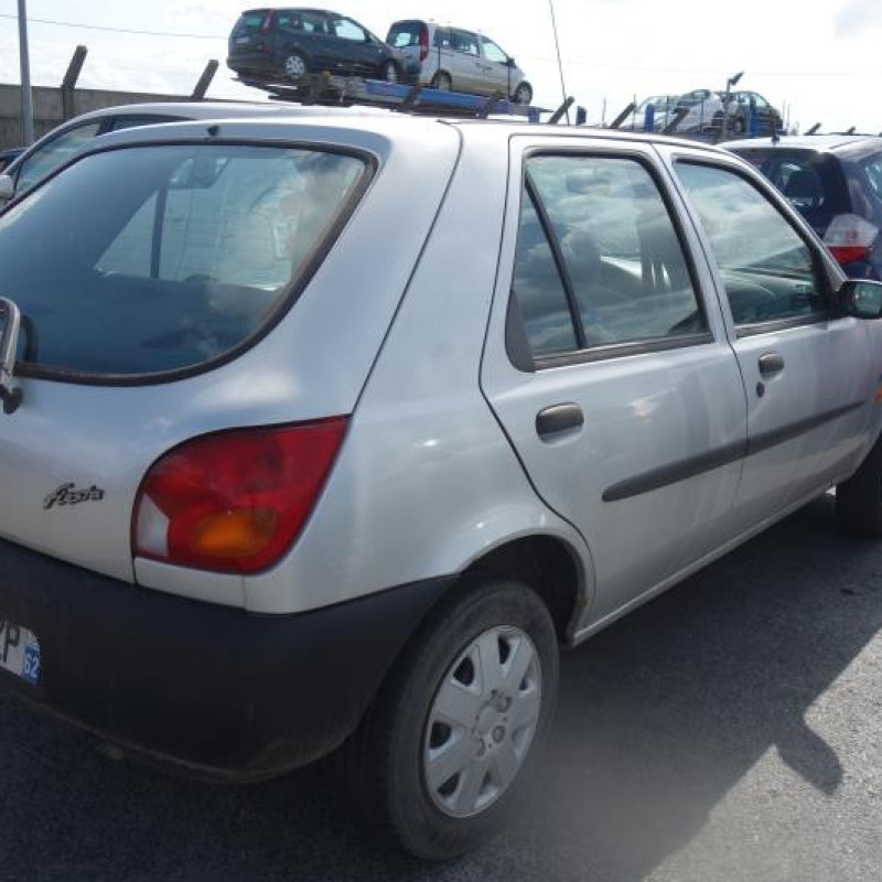 Feu arriere principal droit (feux) FORD FIESTA 4 Photo n°5