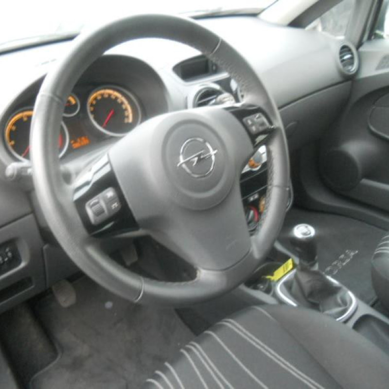 Compresseur clim OPEL CORSA D Photo n°9