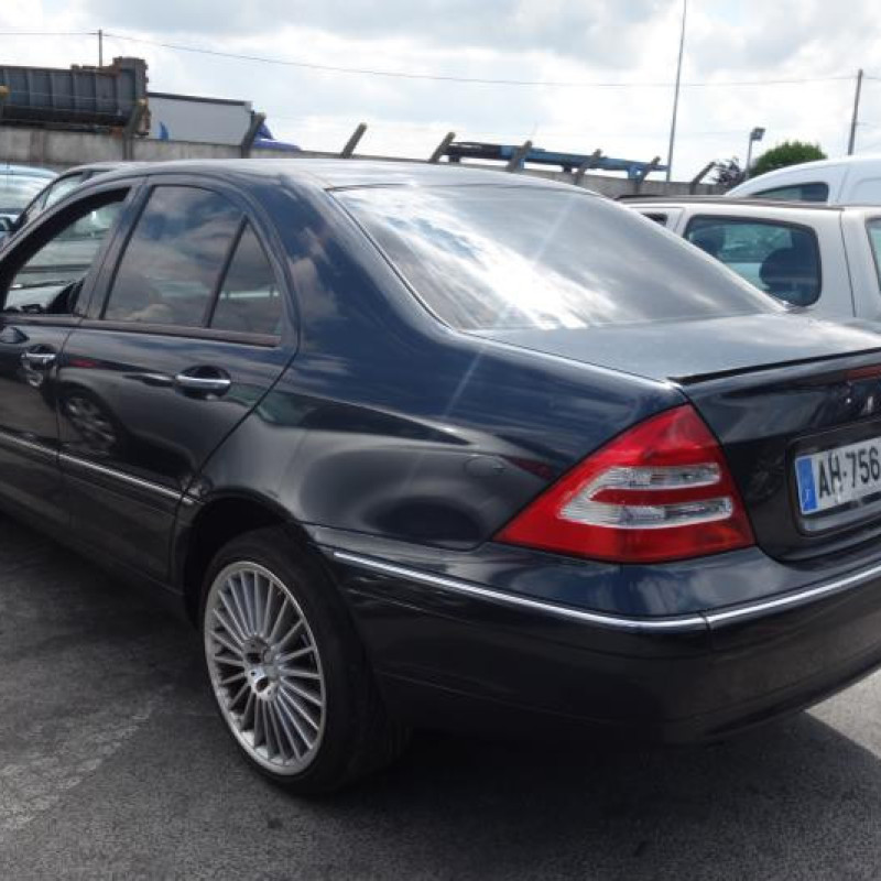 Porte avant droit MERCEDES CLASSE C 203 Photo n°8