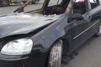 Renfort pare choc arriere (traverse) VOLKSWAGEN GOLF 5