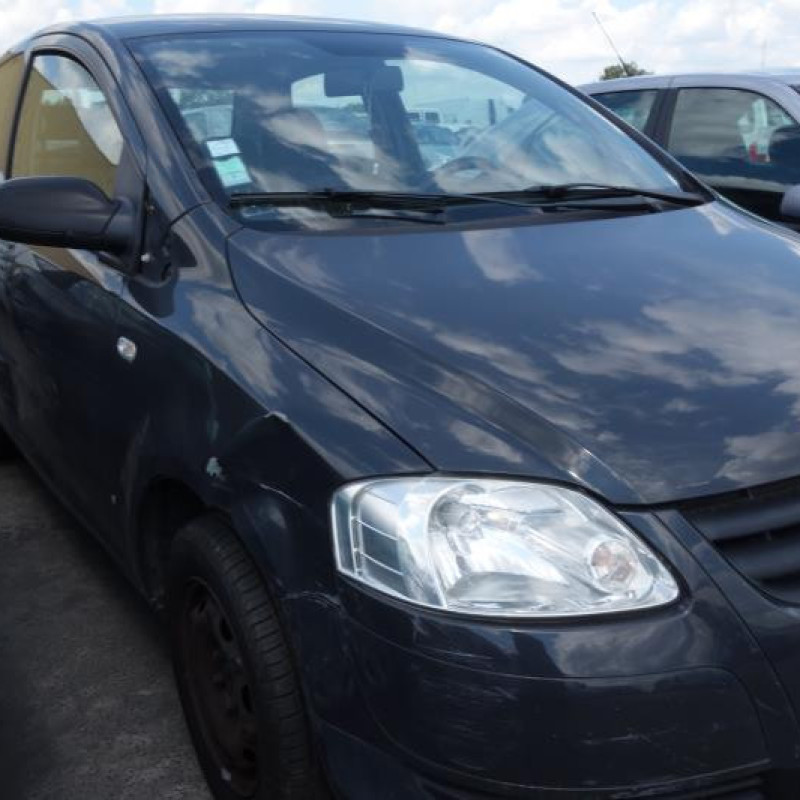 Serrure avant droit VOLKSWAGEN FOX Photo n°5