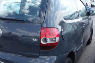 Serrure avant droit VOLKSWAGEN FOX