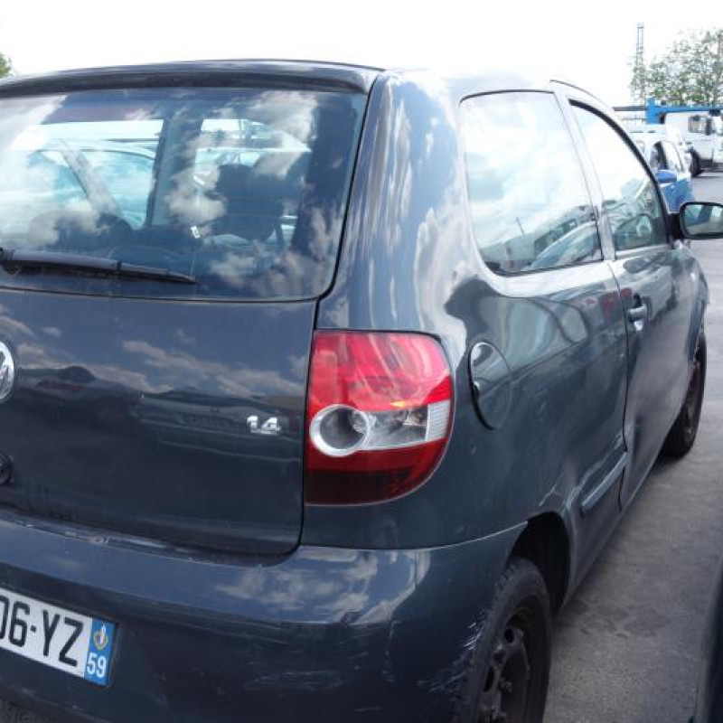 Serrure avant droit VOLKSWAGEN FOX Photo n°6