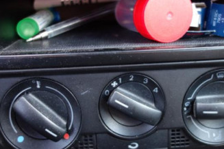 Serrure avant droit VOLKSWAGEN FOX
