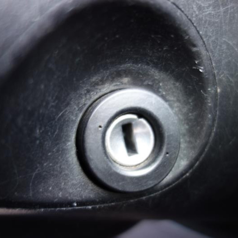 Serrure avant droit VOLKSWAGEN FOX Photo n°9