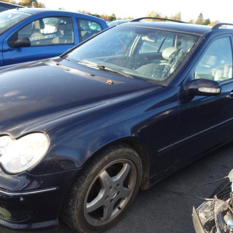 Capot MERCEDES CLASSE C 203 Photo n°6