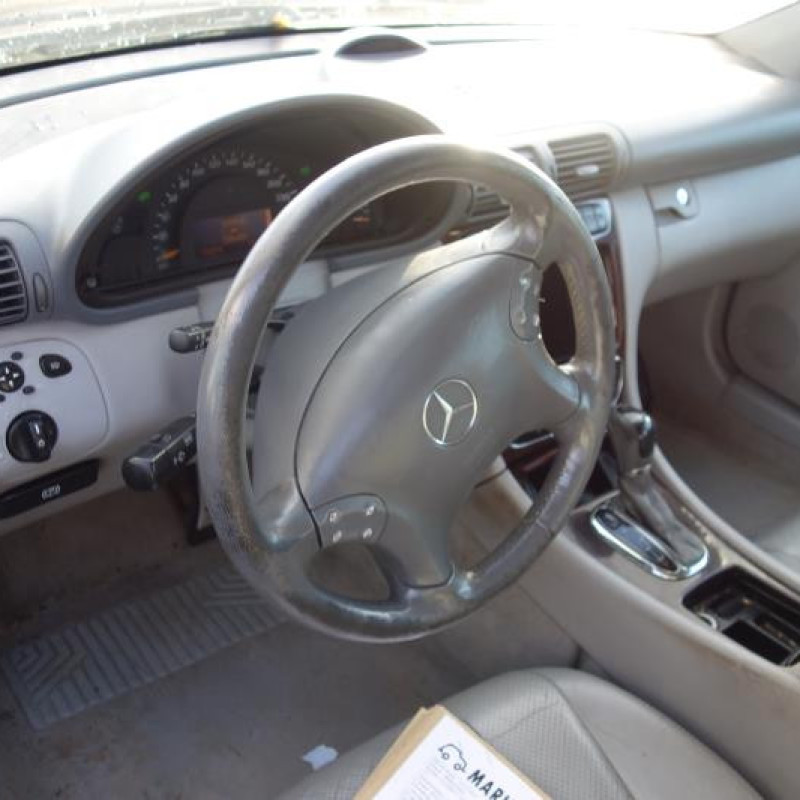 Capot MERCEDES CLASSE C 203 Photo n°11