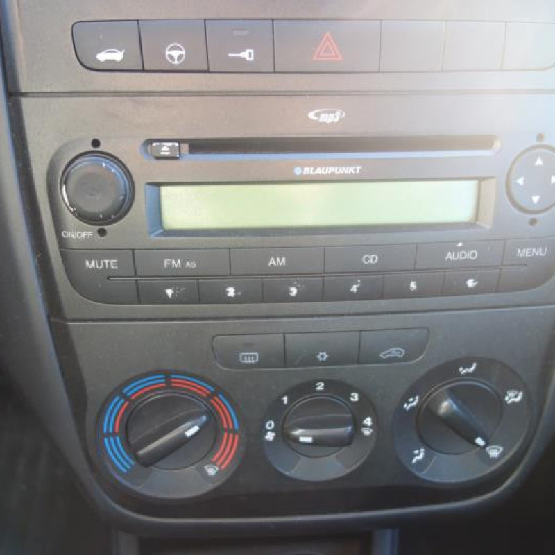 Porte avant droit FIAT GRANDE PUNTO Photo n°9