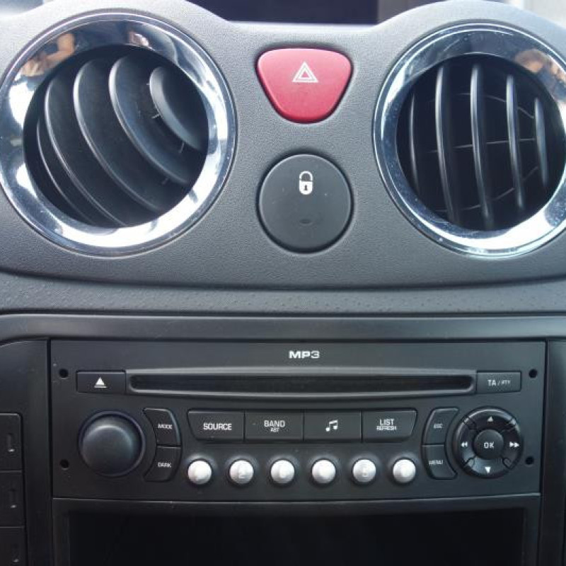 Malle/Hayon arriere CITROEN C3 PLURIEL Photo n°7